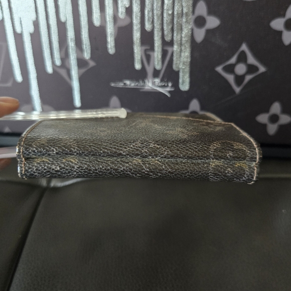 Louis Vuitton Momogram Snap Wallet - Picture 14 of 15